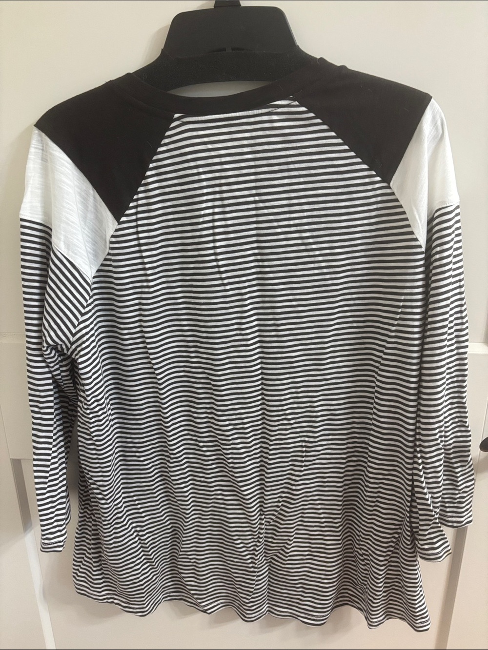 Maurices Black & White Striped Raglan Long Sleeve Tee